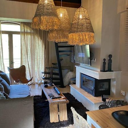 Luxurious Maisonette In The Countryside With A Pool 卡拉维塔 外观 照片