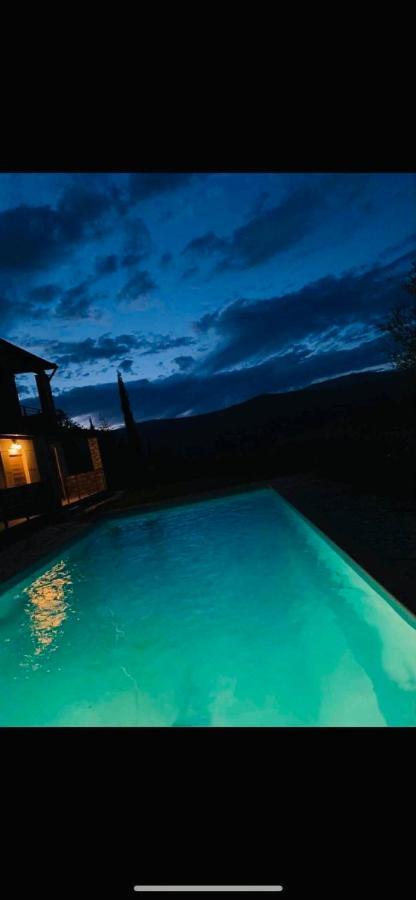 Luxurious Maisonette In The Countryside With A Pool 卡拉维塔 外观 照片