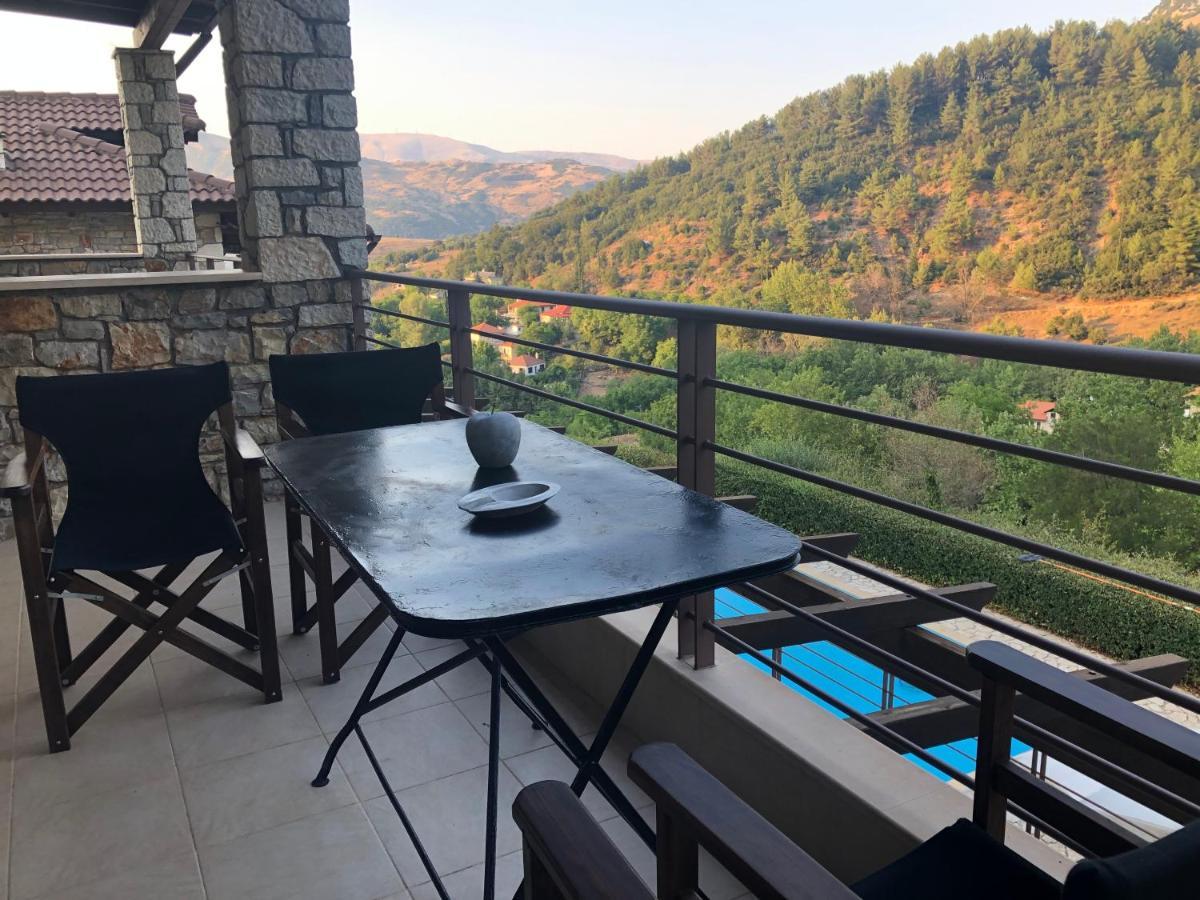 Luxurious Maisonette In The Countryside With A Pool 卡拉维塔 外观 照片