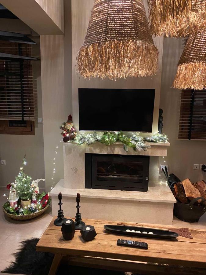 Luxurious Maisonette In The Countryside With A Pool 卡拉维塔 外观 照片